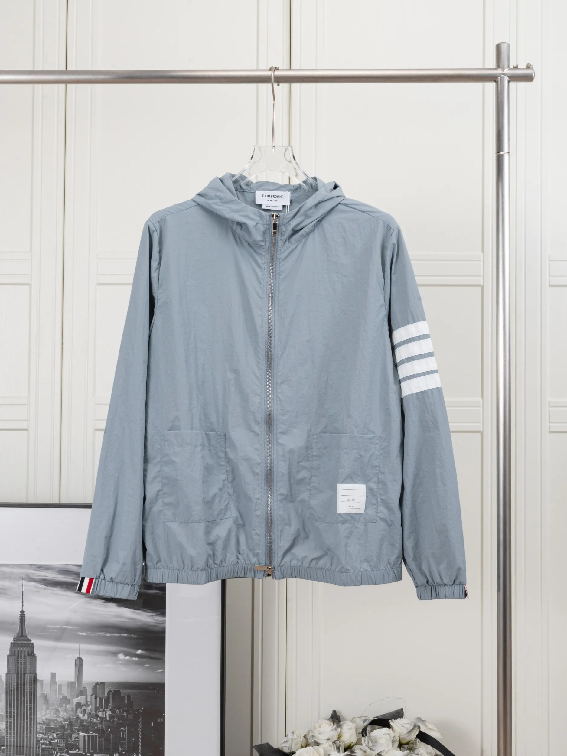 𝑻𝒉𝒐𝒎 𝑩𝒓𝒐𝒘𝒏𝒆 THOM BROWNE Classic Spf 50+ Breathable White/Black/Navy Blue/Gray TB Same Style TB TB Factory 38 Quality Same Style TB TB ：White/Black/Navy Blue /Gray Size：1/2/3/4